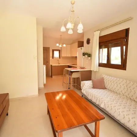 Niki Sea Side Maisonette, * ניקיטי