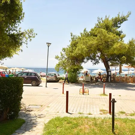 בית נופש Niki Sea Side Maisonette,