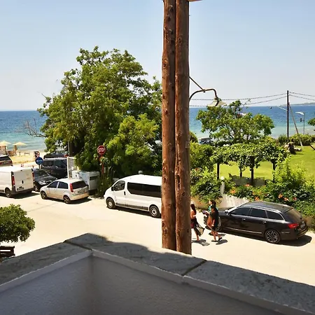 Niki Sea Side Maisonette, ניקיטי